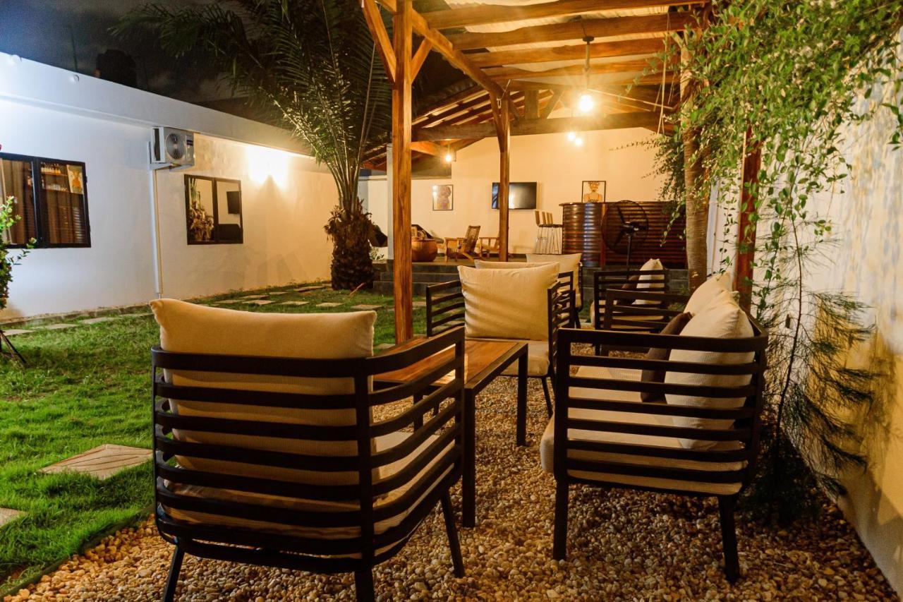 Ahome Guest House & Lounge Lomé Exterior photo