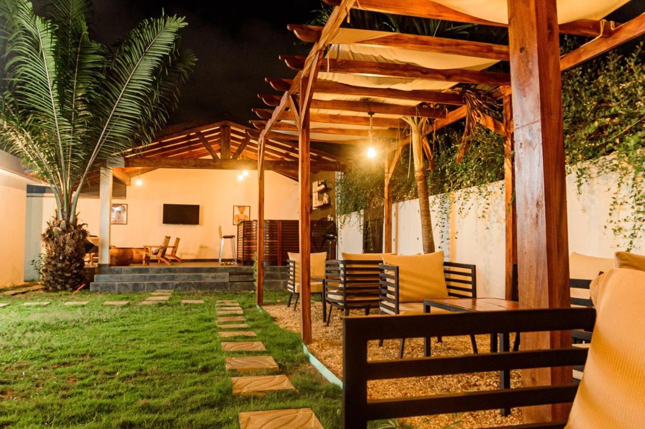 Ahome Guest House & Lounge Lomé Exterior photo
