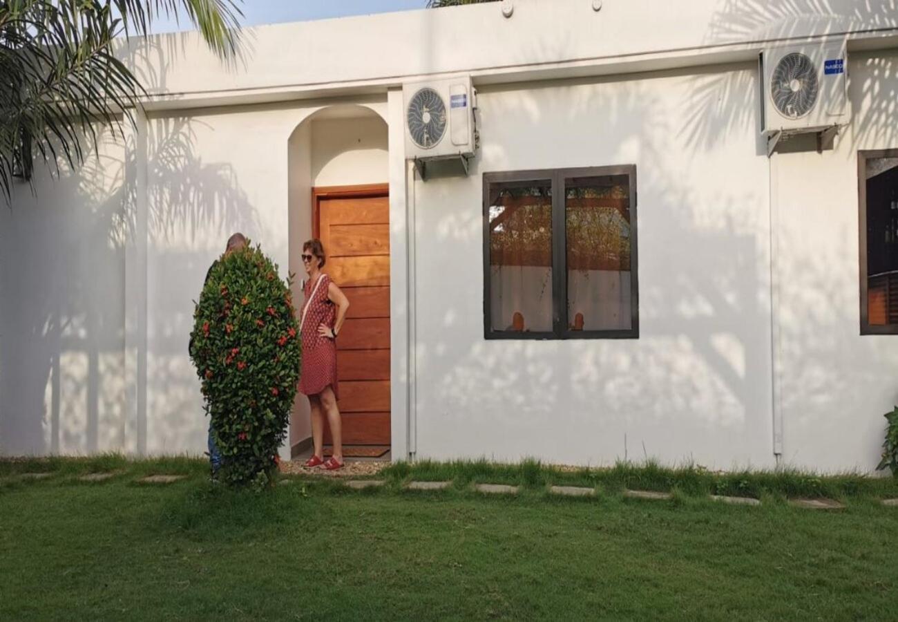 Ahome Guest House & Lounge Lomé Exterior photo